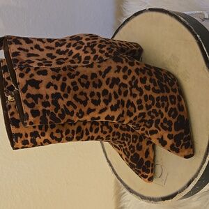 - Leppard Print Ankel Boots